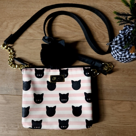 Betsey Johnson "Luv Betsey" Kitty Crossbody - Picture 1 of 6
